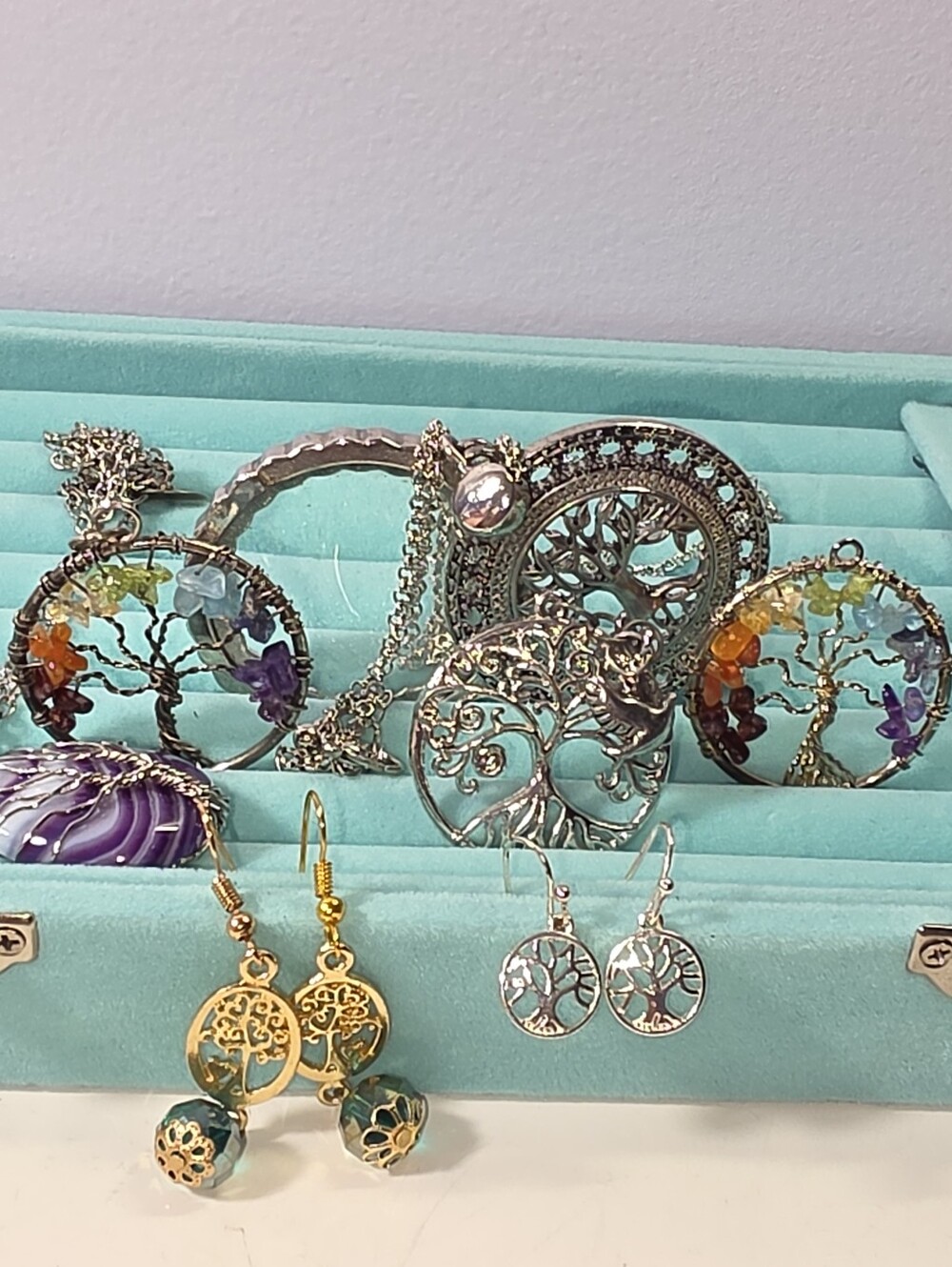 #2586, TREE OF LIFE LOT, 7 ITEMS, NECKLACE, PENDANT, EARRINGS, MULTI GEMSTONE
